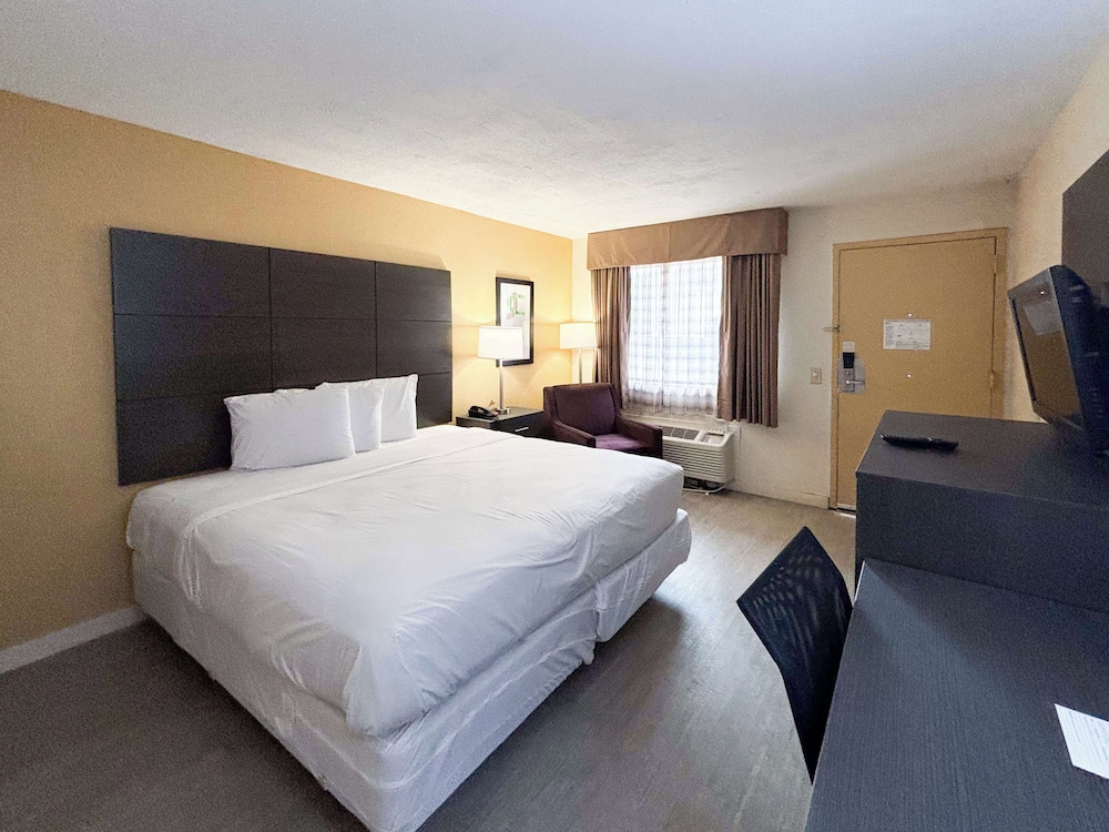 Sunset Inn Northlake - photo 14