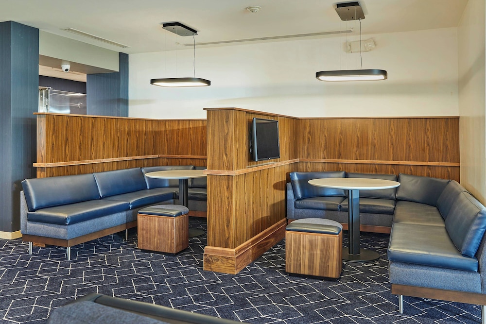 Courtyard by Marriott Medford Airport - photo 51