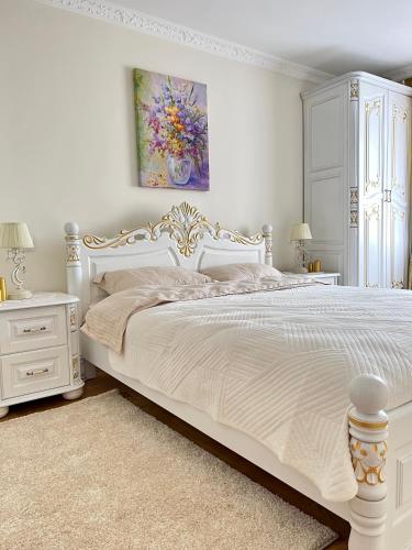 Sweet Ternopil Large and beautiful — 4-Star Luxury Hotel in Ternopil, Ukraine