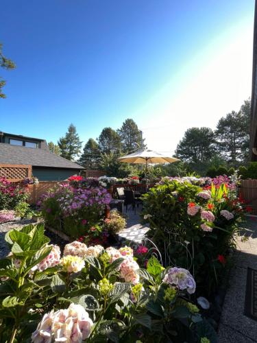 Garden home in Victoria — 4-Star Luxury Hotel in Victoria, Canada