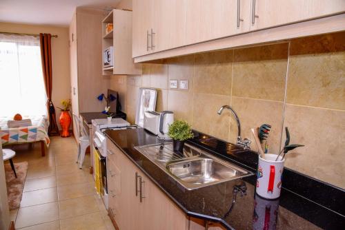 Pit Stop Nairobi: Located Near Airport & Tourist Circuit