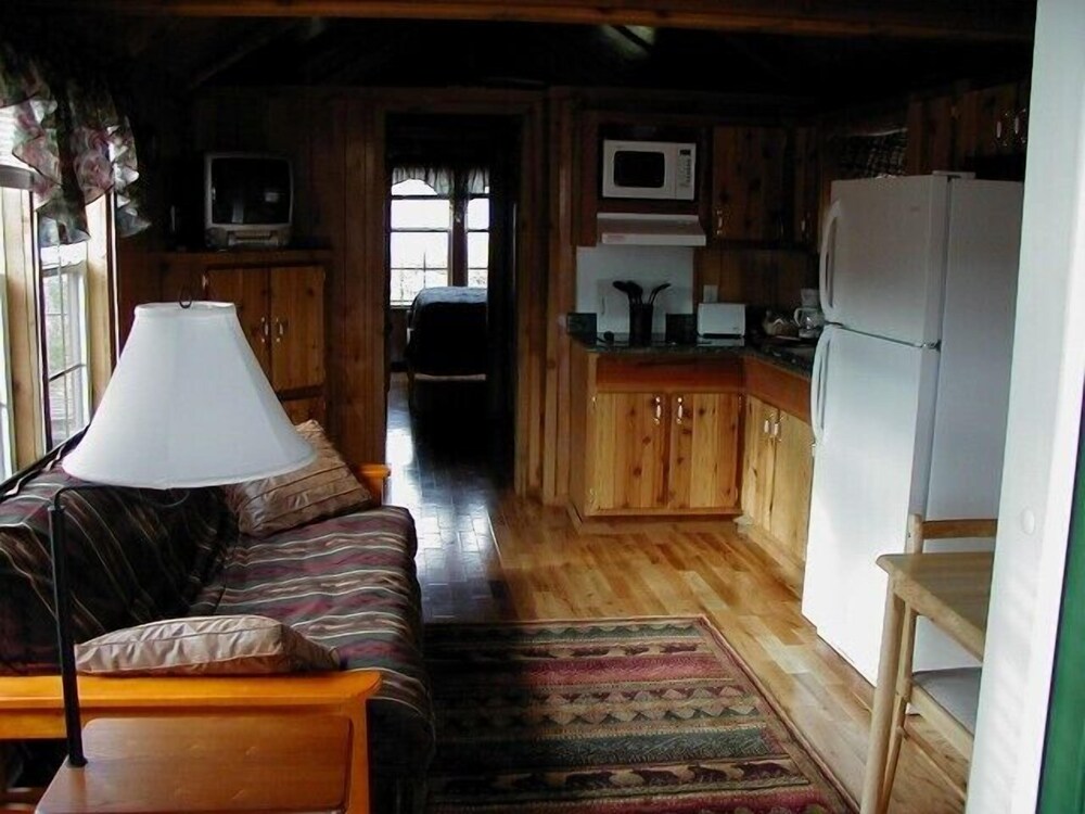Edgewater Motel - photo 10