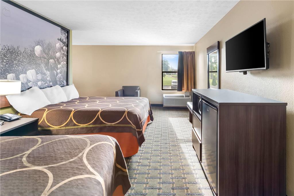 Super 8 by Wyndham Bellefontaine - photo 33