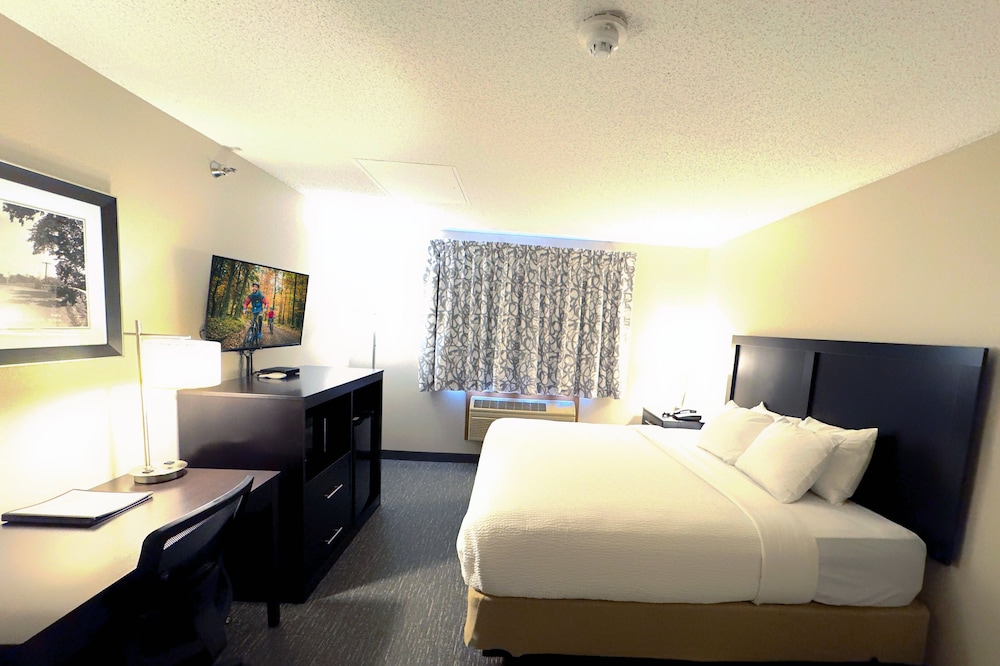 Country Trails Inn & Suites - photo 11