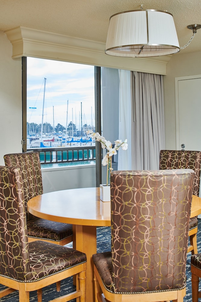 DoubleTree by Hilton Hotel Berkeley Marina - photo 37