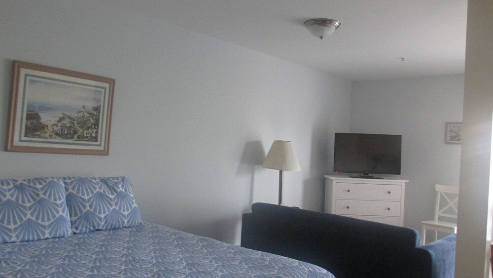 The Lynwood Inn - photo 7