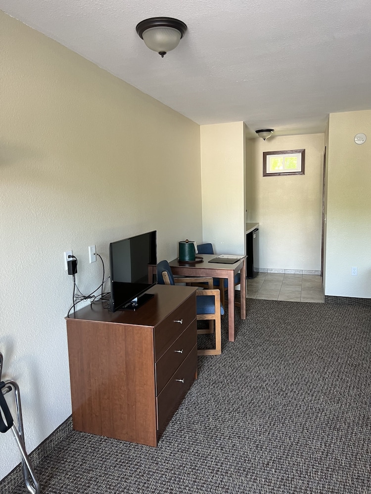All Star Inn & Suites - photo 117