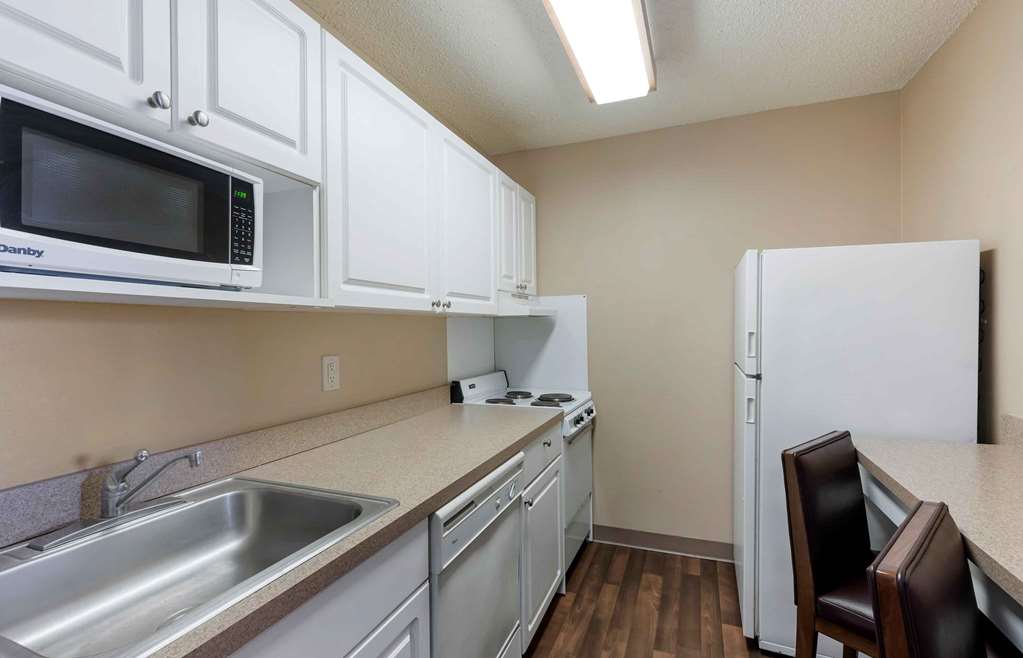 Extended Stay America Suites Fort Worth Southwest - photo 28
