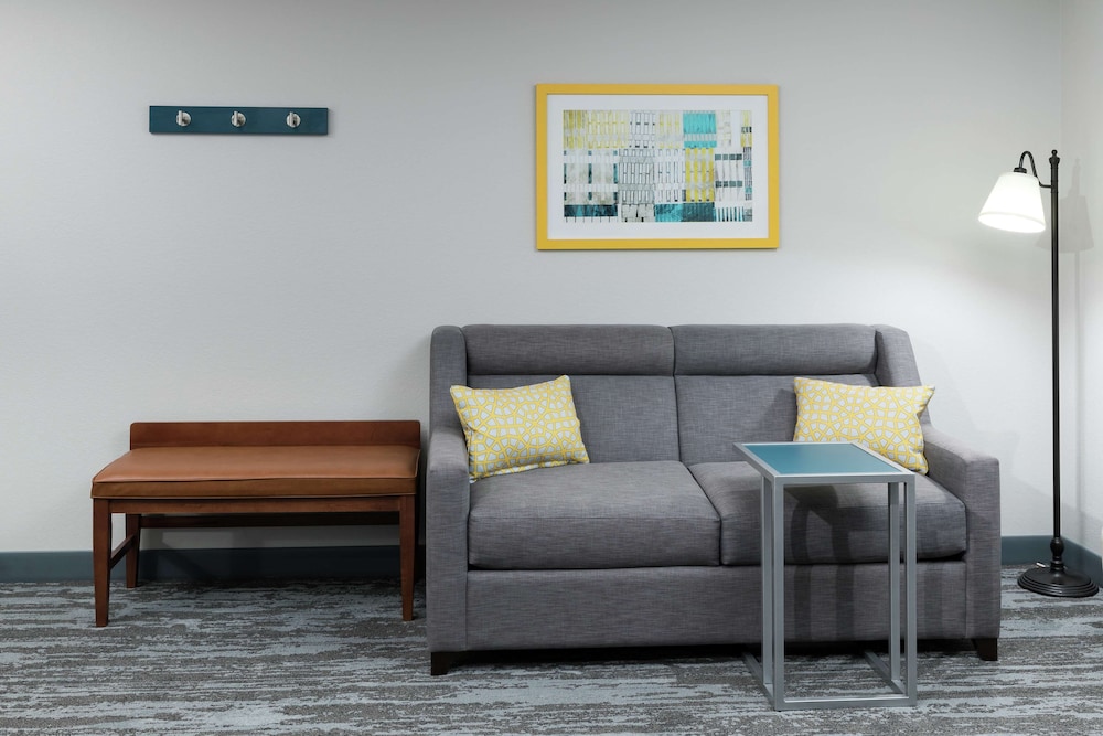 Hampton Inn & Suites Rochester North - photo 19