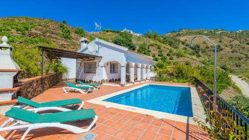 Finca La Vina Competa by Ruralidays — 4-Star Luxury Hotel in Competa, Spain