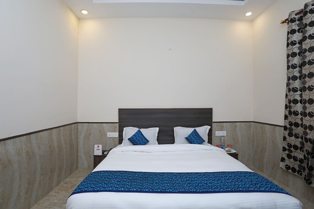 Redisston Hotel By GRB — Noida — photo 5