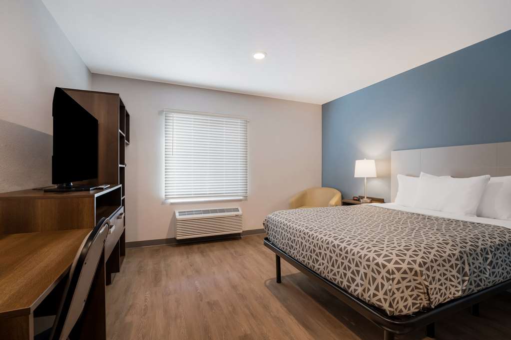 WoodSpring Suites Moreno Valley - photo 11