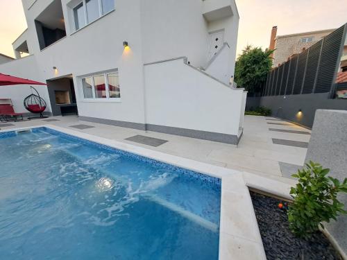 Villa Viva — 4-Star Luxury Hotel in Kastel Novi, Croatia