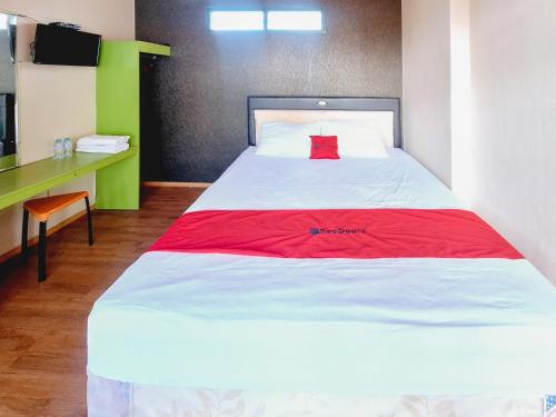 RedDoorz Syariah near Lippo Plaza Batu in Batu, Indonesia