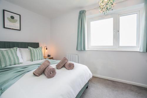 Blissview Beach front apartment in East Wittering Village — 4-Star Luxury Hotel in Chichester, United Kingdom