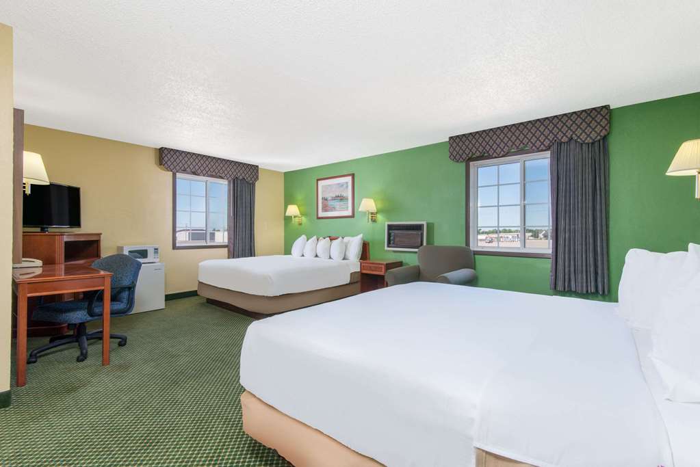 Days Inn by Wyndham Great Bend - photo 11