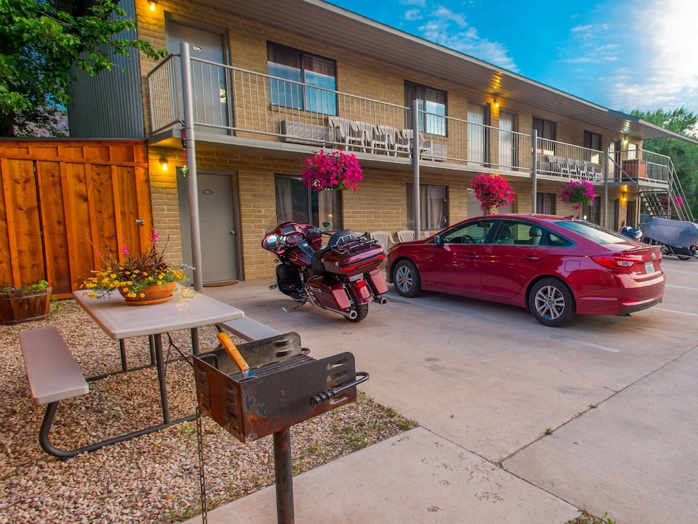 Moab Rustic Inn - photo 53