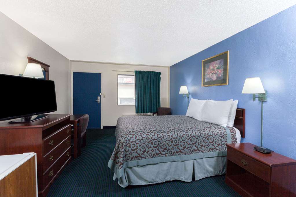 Days Inn by Wyndham Oklahoma City Fairground - photo 8