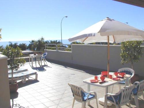 Nerja 1ª linea de Playa de Burriana terraza grande al mar — 4-Star Luxury Hotel in Nerja, Spain
