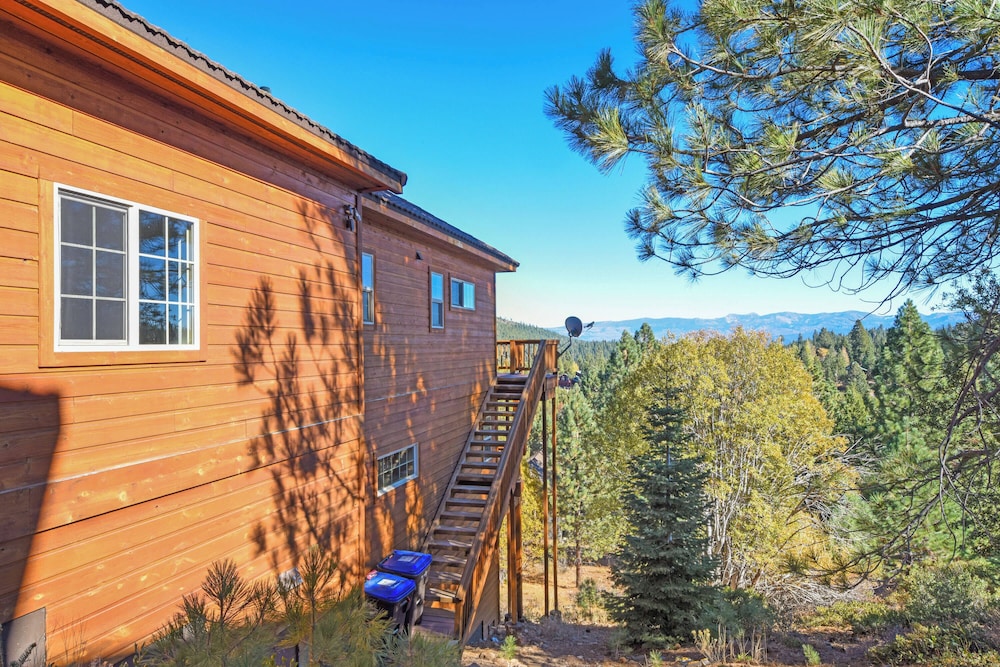 Hilltop Hideaway w Game Room & Forest Views - photo 35