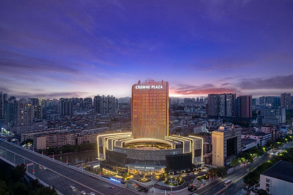 Junyuan Huatian Hotel Huaihua in Huaihua, People's Republic of China