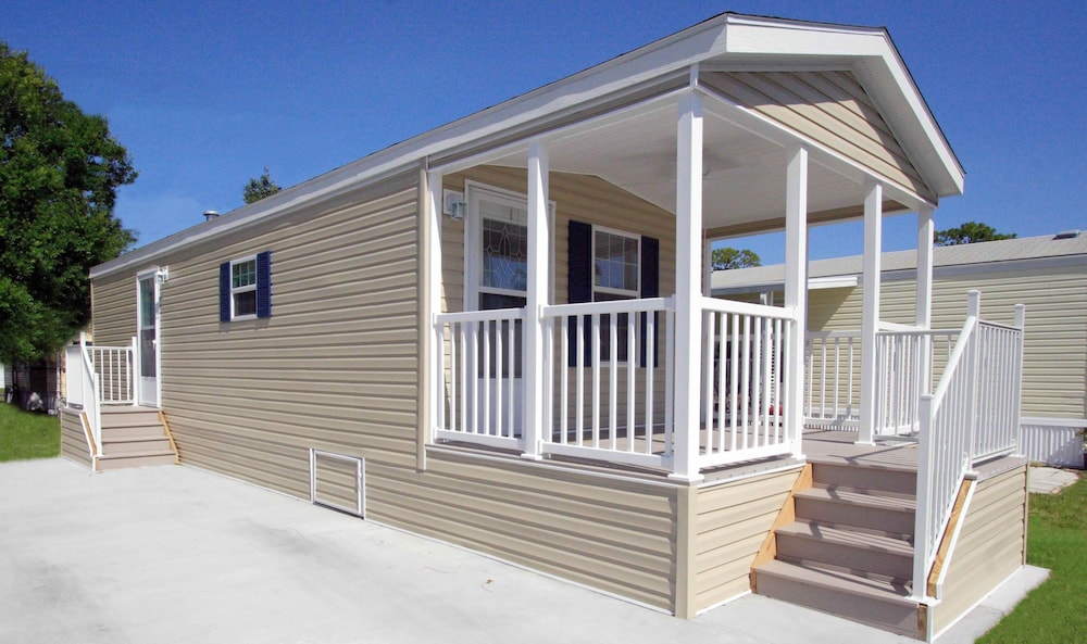 Tampa East RV Resort Campground in Dover, United States