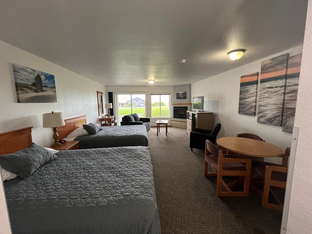 Sunset Oceanfront Lodging - photo 28