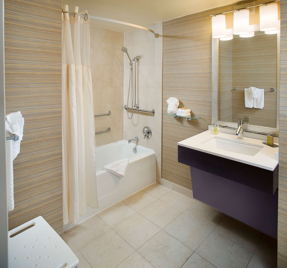DoubleTree Hotel Baltimore BWI Airport - photo 7