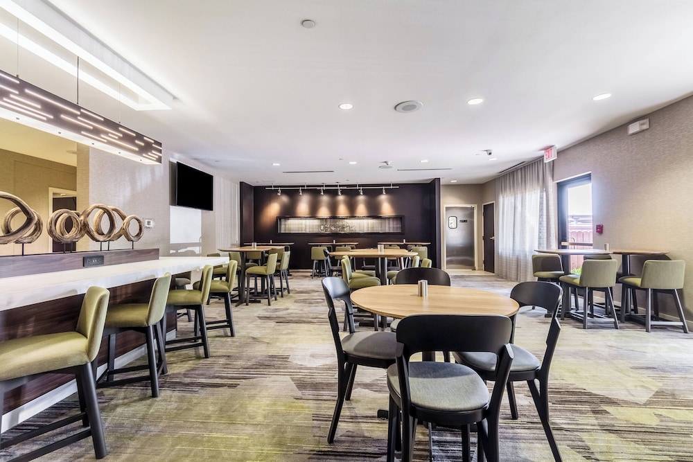 Courtyard by Marriott Dallas DFW Airport South Irving - photo 21
