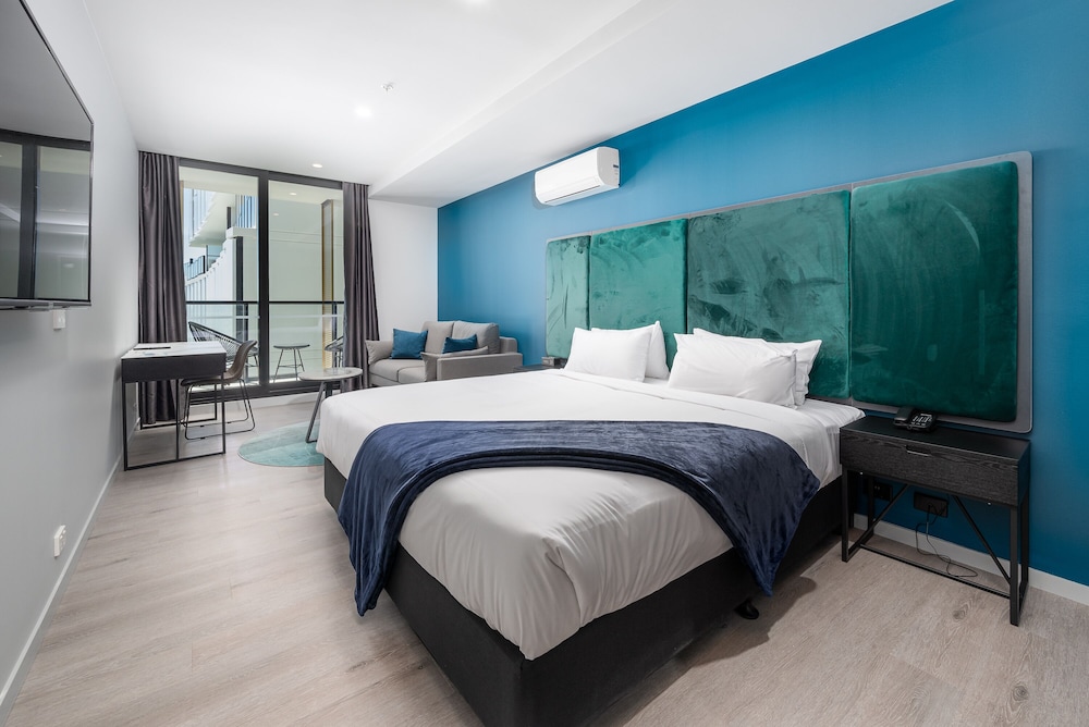 Oros Hotel And Apartments — Oakleigh
