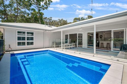 11 Esprit Drive Rainbow Shores Swimming Pool Wifi Walk To Beach — Rainbow Beach