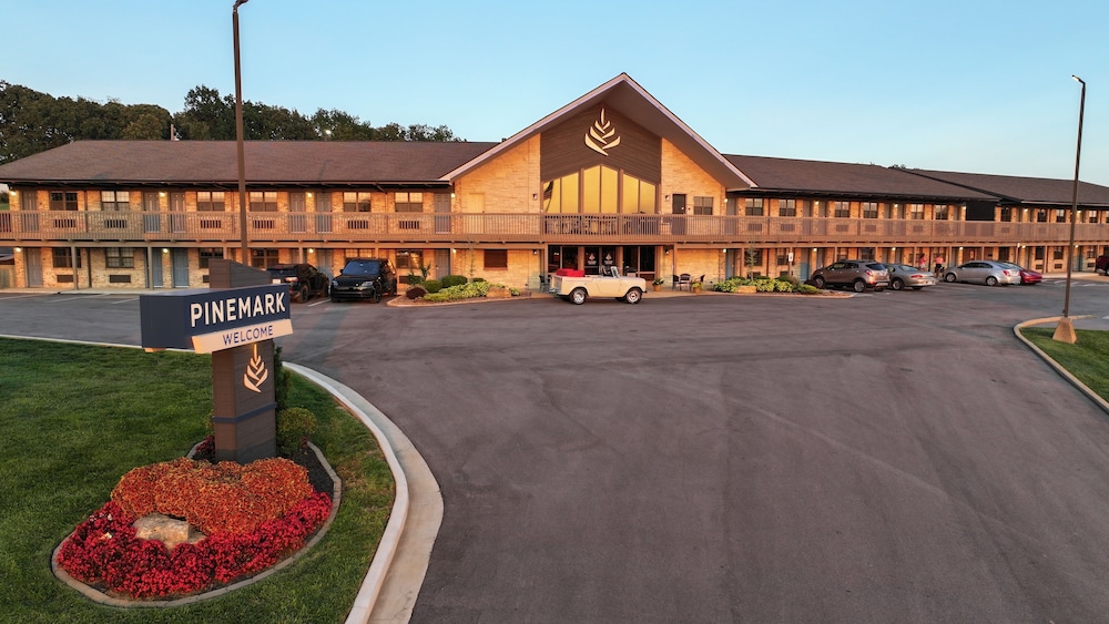 Pinemark Inn & Suites - photo 47