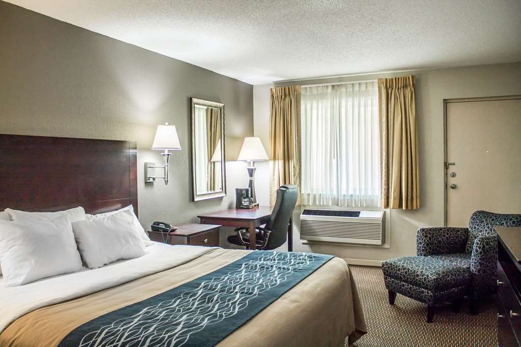 Comfort Inn Sandusky - photo 17