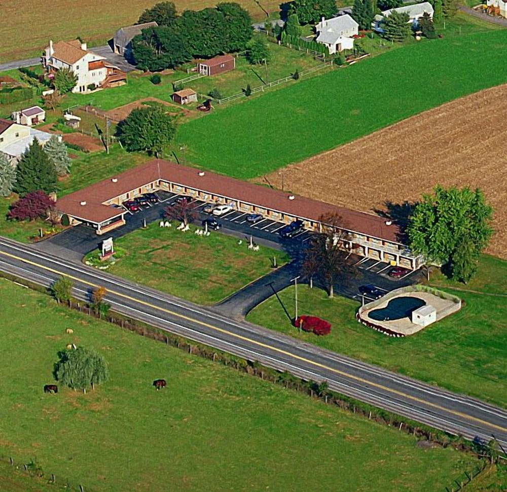 Amish Country Motel - photo 24