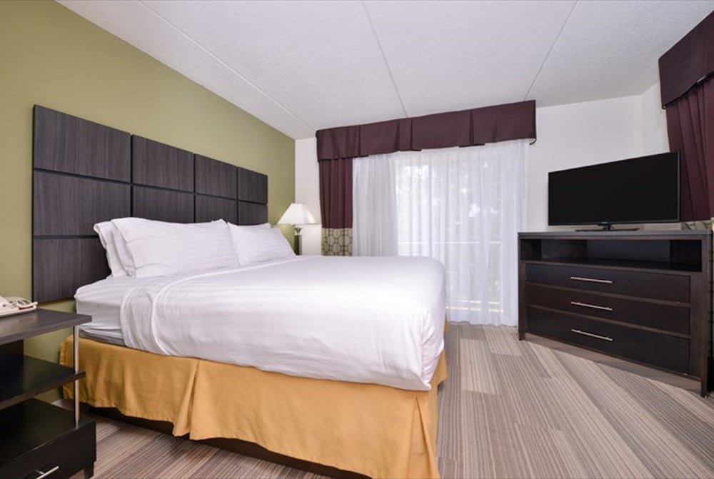 Holiday Inn Express Hotel & Suites Mooresville Lake Norman by IHG - photo 18