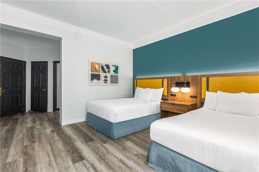 La Quinta Inn & Suites by Wyndham Sherman - photo 37