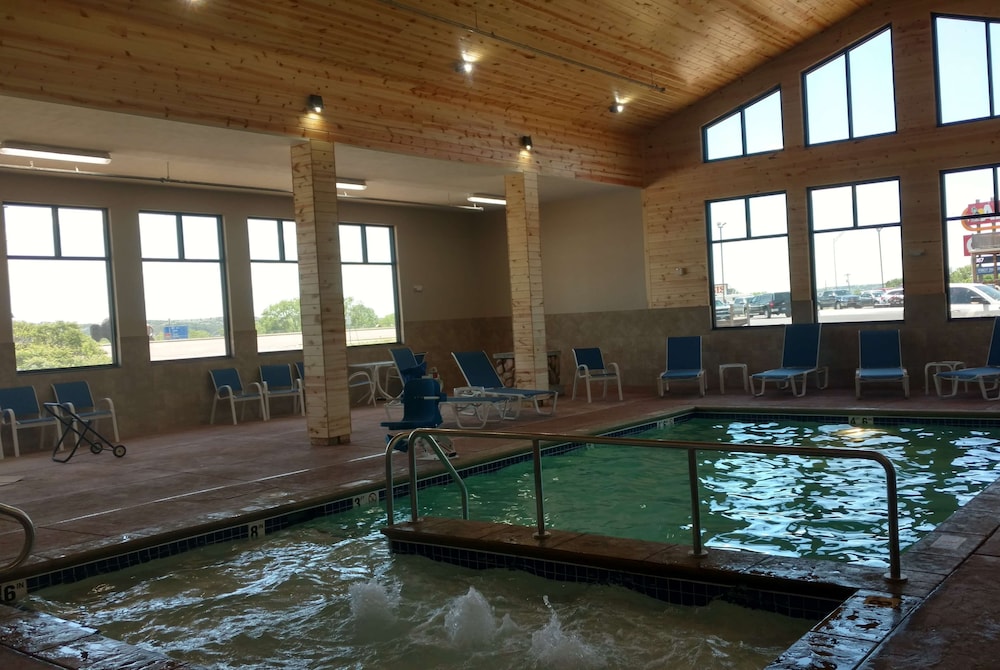 Baymont by Wyndham Oacoma - photo 9