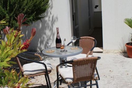 Apartments Lozica Comfort Studio Apartment with Terrace and Sea View