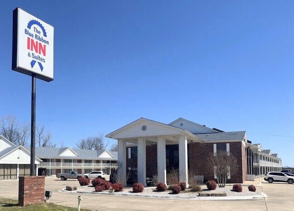 Blue Ribbon Inn and Suites - featured photo