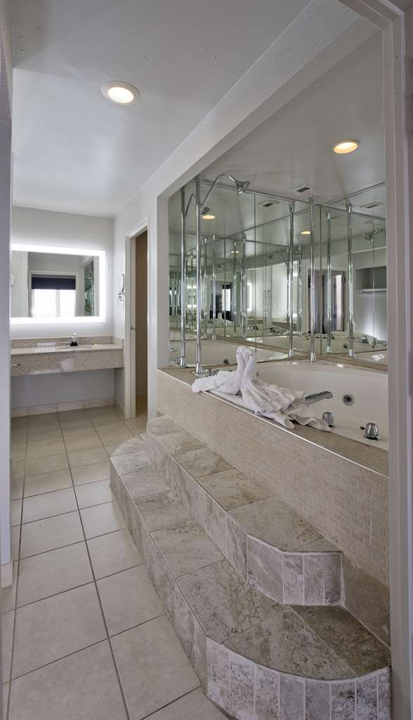 Best Western Plus Hotel & Conference Center - photo 20