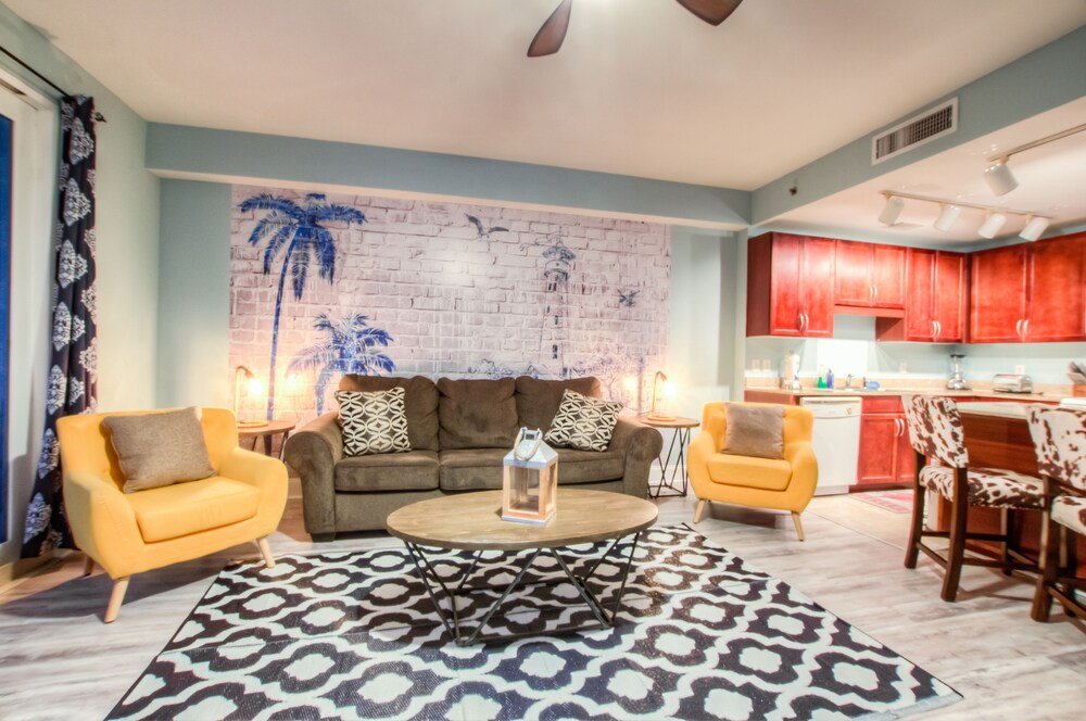 Laketown Wharf Resort by Aneliya's Rentals - photo 526