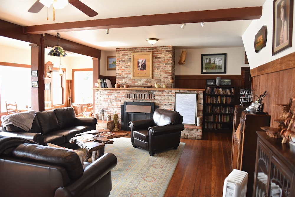 The Historic Requa Inn in Crescent, United States