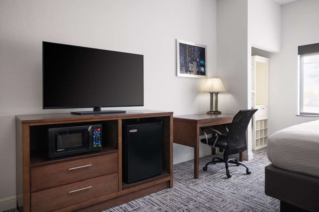 Best Western Plus College Station Inn & Suites - photo 12