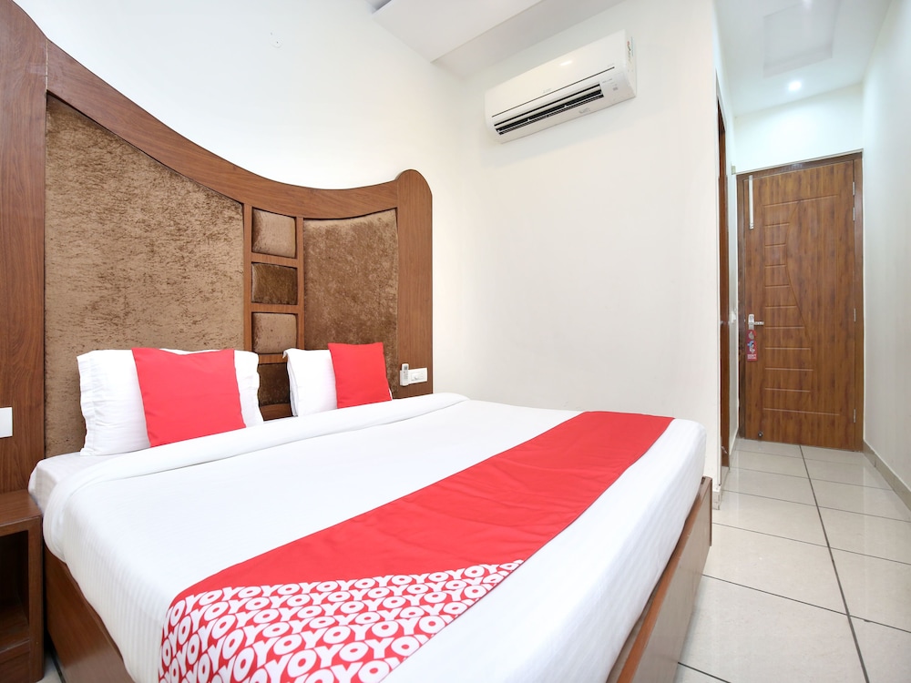 FabHotel Signia Zirakpur