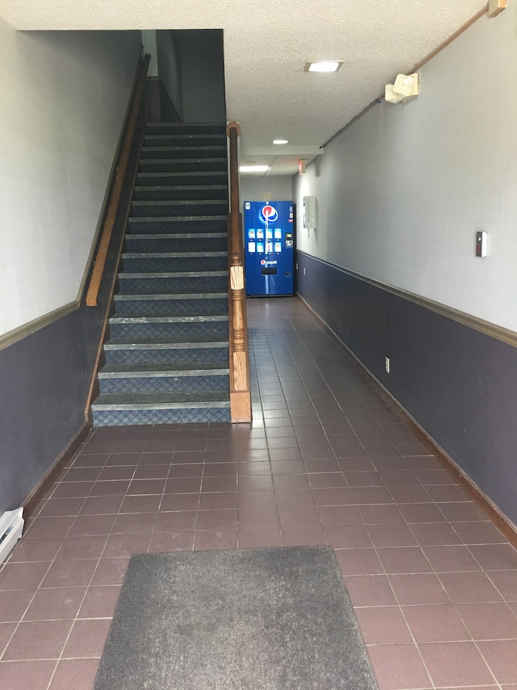 Denison Inn & Suites - photo 48