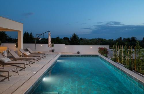 Luxury Villa Petra Vrsi with pool sea view — 4-Star Luxury Hotel in Vrsi, Croatia