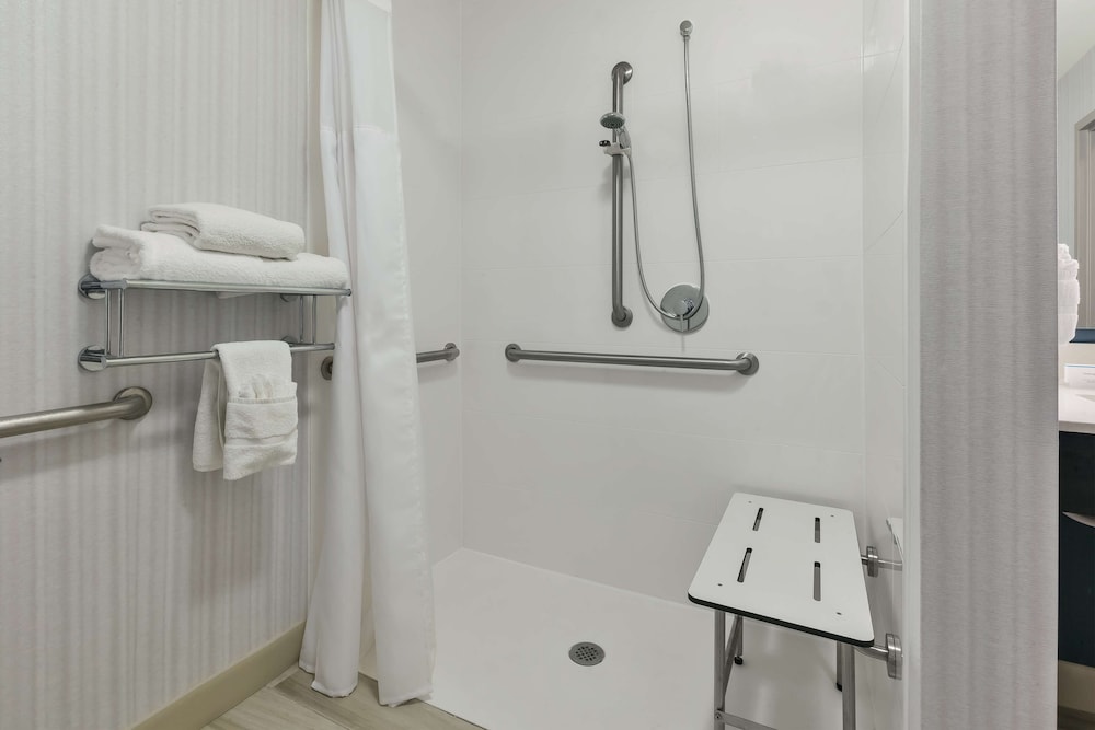 Hilton Garden Inn Minneapolis Maple Grove - photo 25