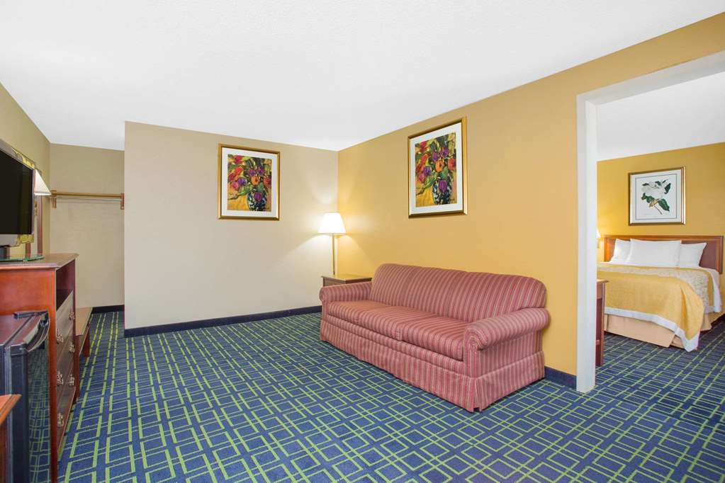 Days Inn by Wyndham Greenville - photo 17
