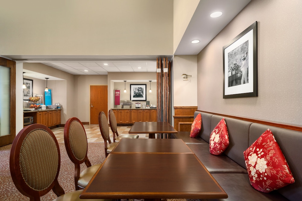 Hampton Inn & Suites Williamsburg Central - photo 23