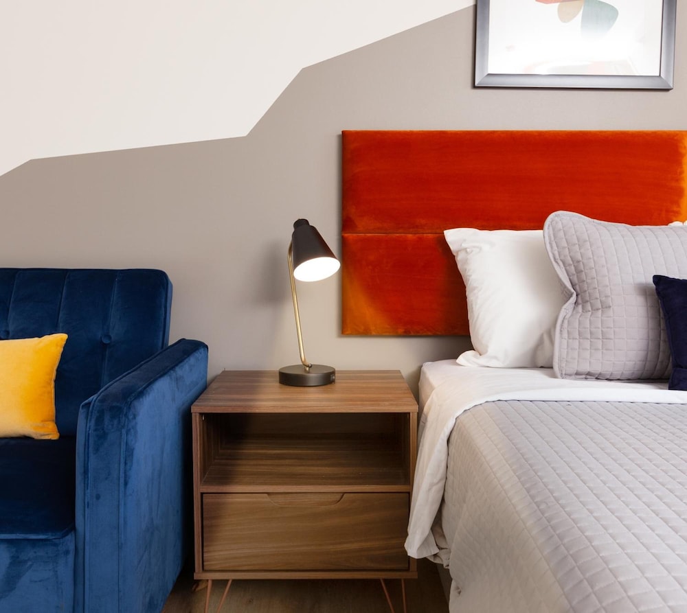 4411 Inn & Suites - last minute hotel in Long Beach